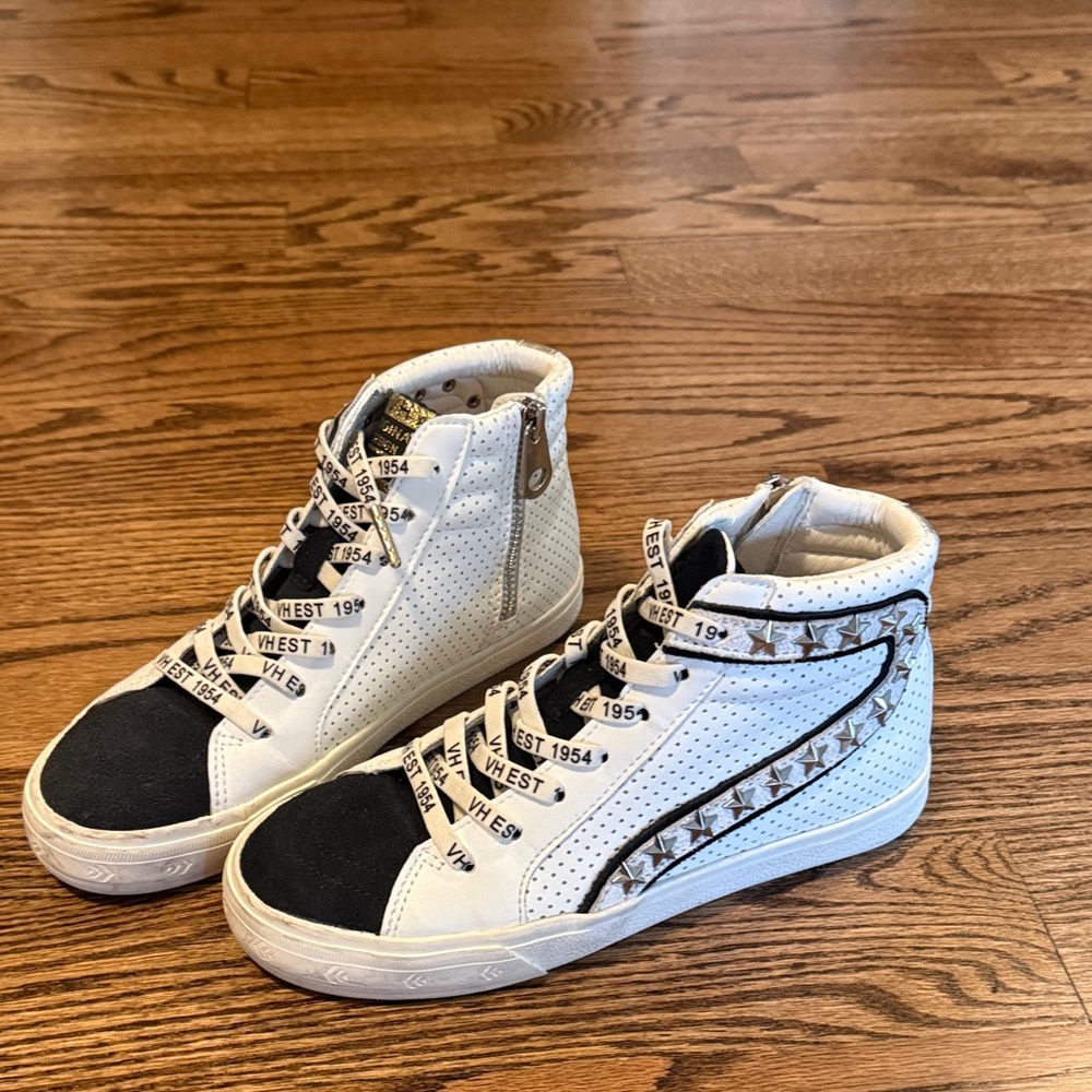Vintage Havana Black and White Athletic Shoes